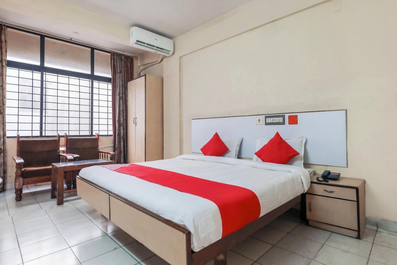 Oyo Hotel Hindustan Deluxe Мангалор Екстериор снимка
